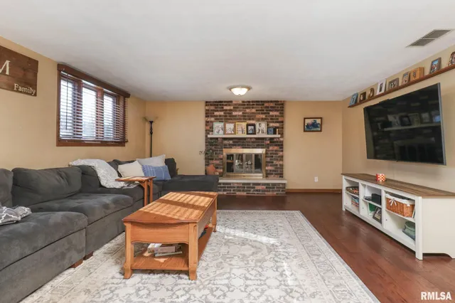 $350,000 | 1404 Downing Court, Tremont, IL 61568