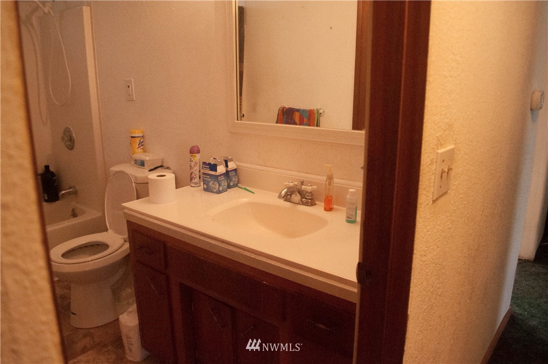 7205 Vandermark Road East Bonney Lake, WA 98391 - Photo 11 of 25