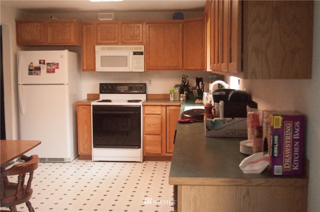 7205 Vandermark Road East Bonney Lake, WA 98391 - Photo 10 of 25