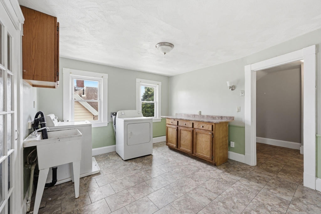 36-38 Belvidere Street Springfield, MA 01108 - Photo 21 of 34