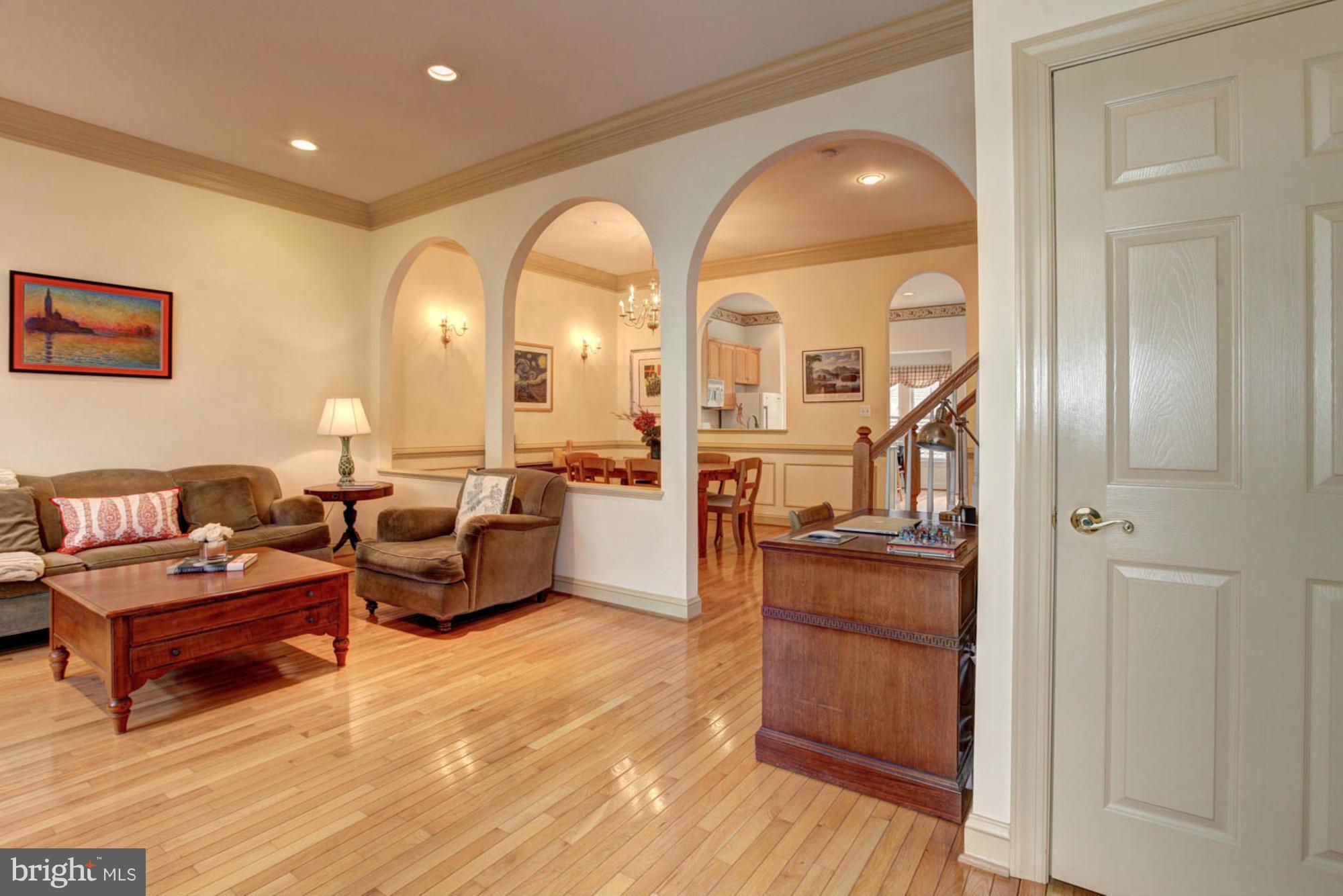 330 Hart Road Gaithersburg, MD 20878 - Photo 2 of 30 Entrance/Foyer