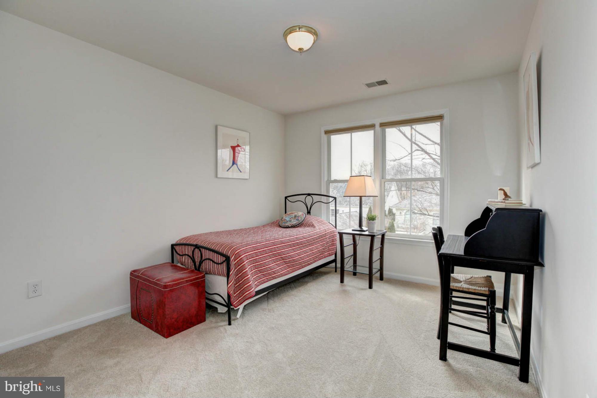 330 Hart Road Gaithersburg, MD 20878 - Photo 11 of 30 Bedroom 2