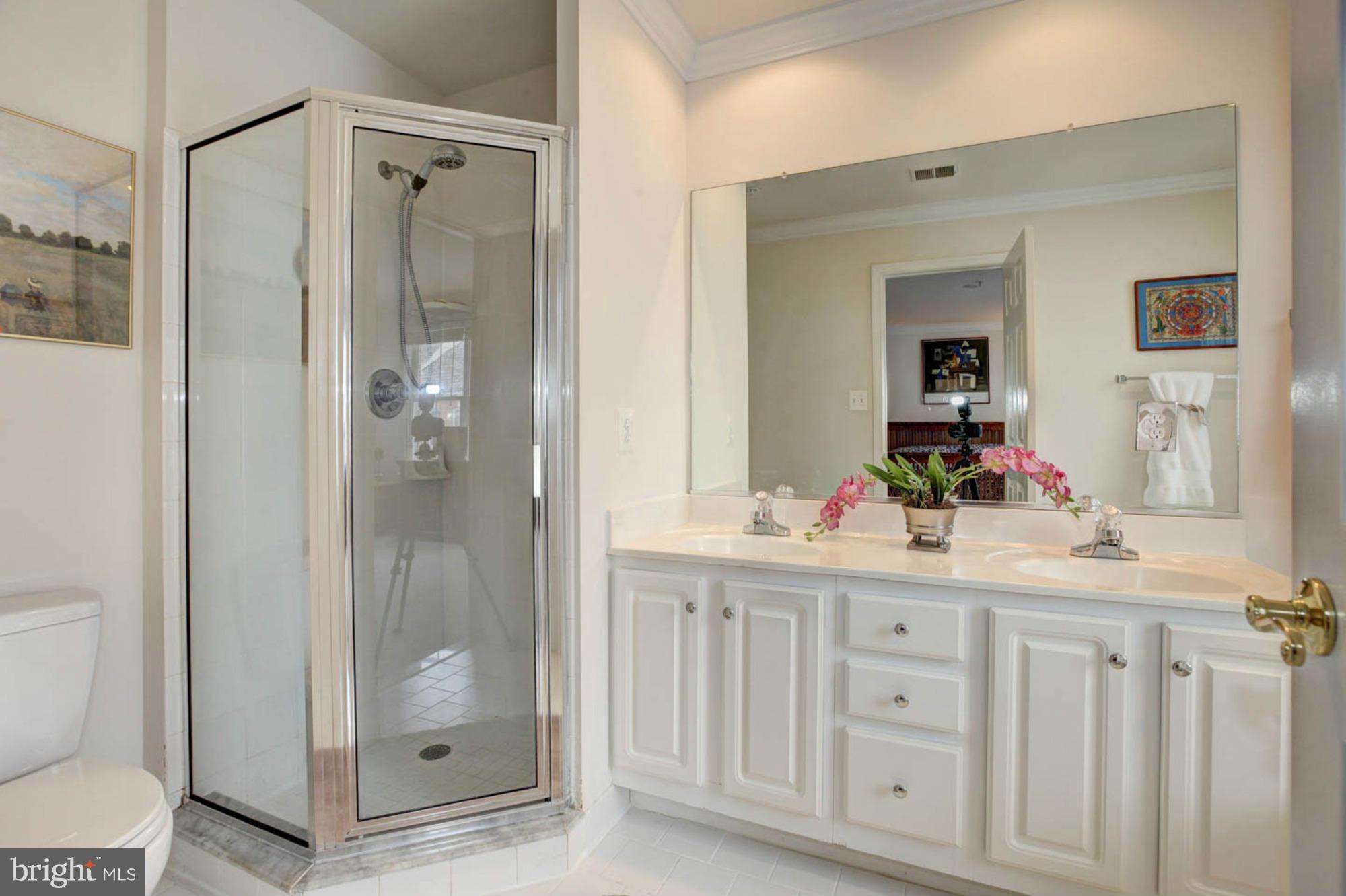 330 Hart Road Gaithersburg, MD 20878 - Photo 14 of 30 Bath (Master)
