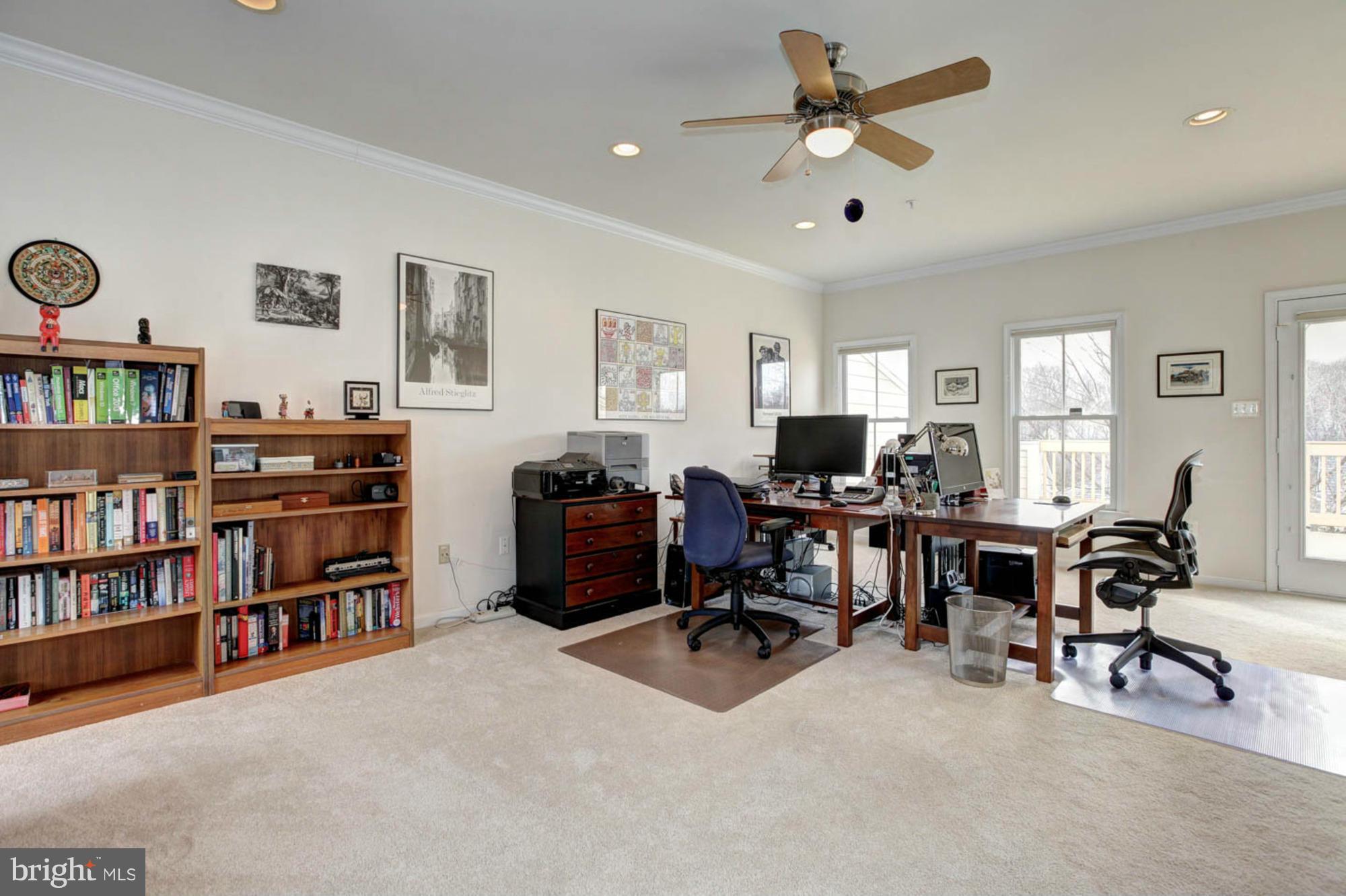 330 Hart Road Gaithersburg, MD 20878 - Photo 17 of 30 Family Room - Upper Level
