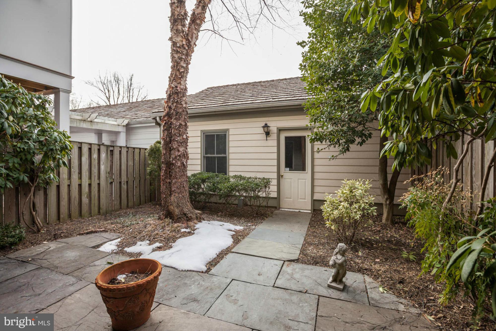 330 Hart Road Gaithersburg, MD 20878 - Photo 24 of 30 Patio