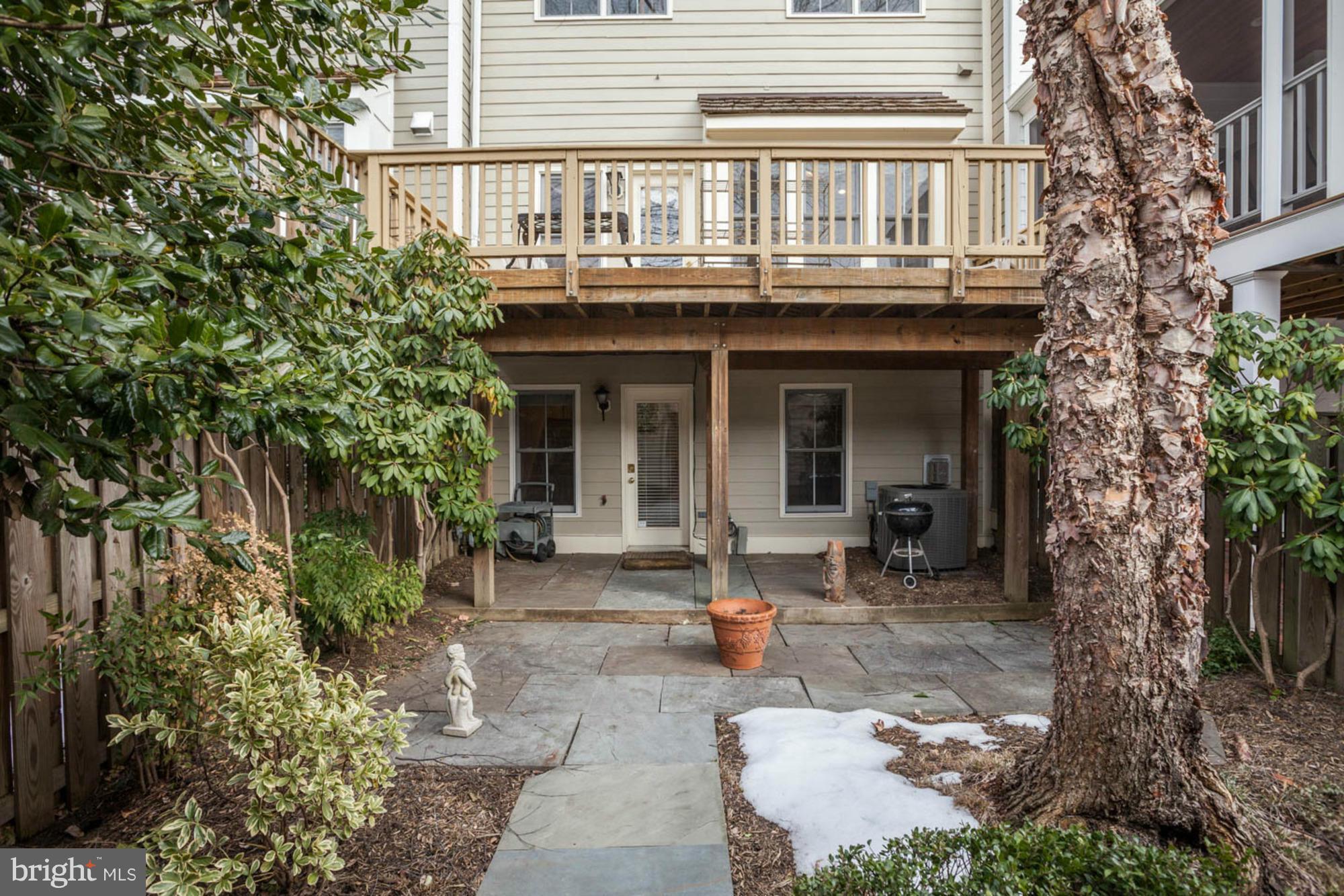 330 Hart Road Gaithersburg, MD 20878 - Photo 25 of 30 Exterior (Rear)