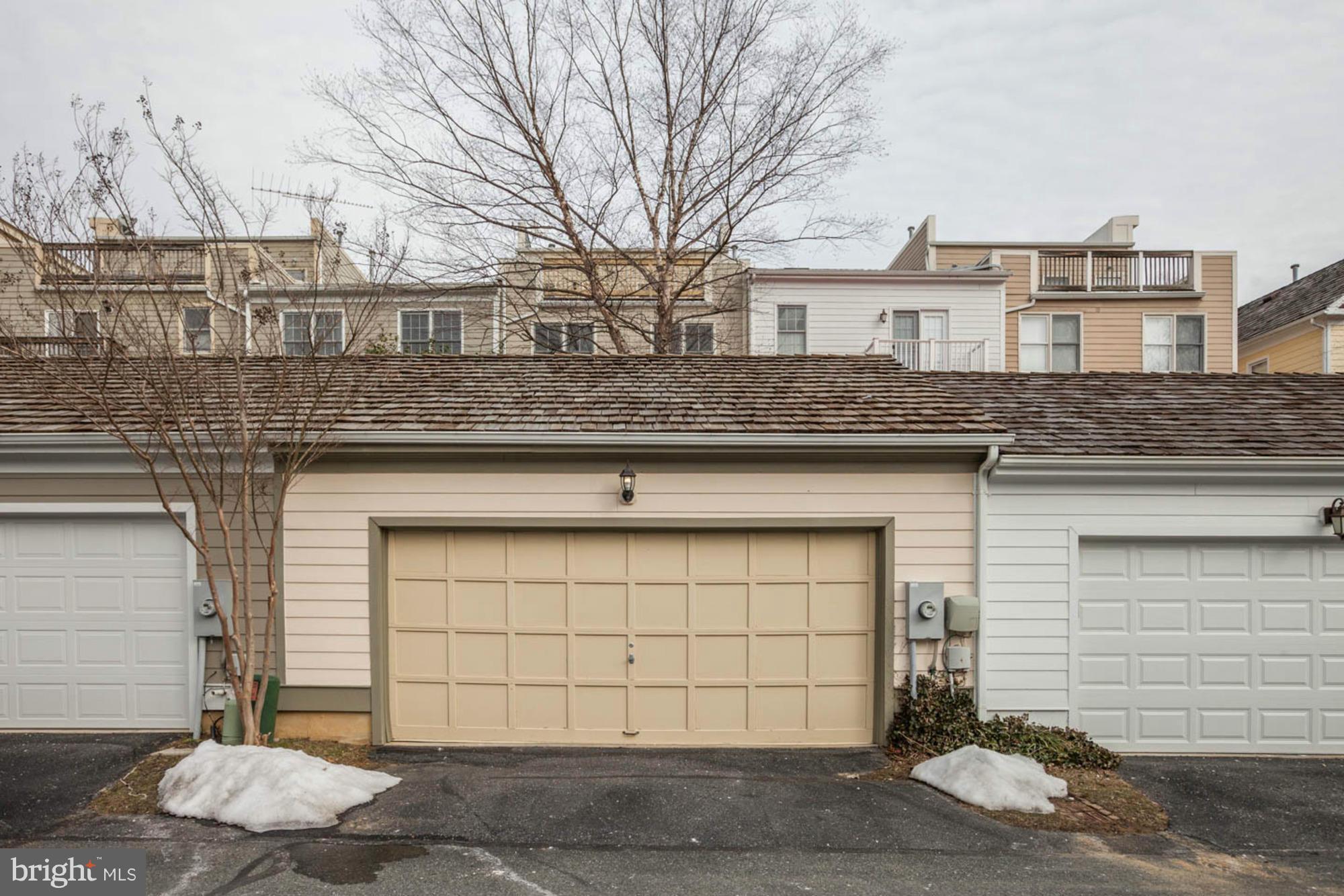 330 Hart Road Gaithersburg, MD 20878 - Photo 27 of 30 Garage