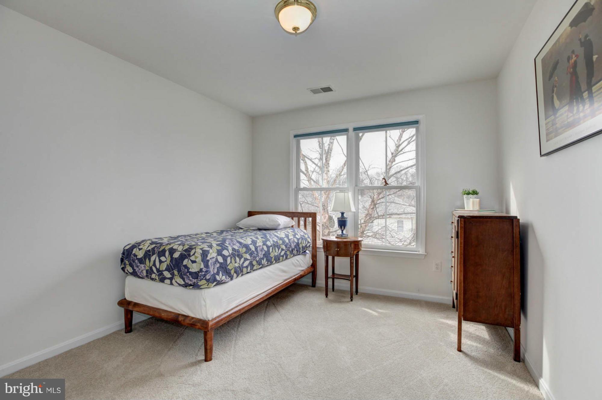 330 Hart Road Gaithersburg, MD 20878 - Photo 10 of 30 Bedroom 1