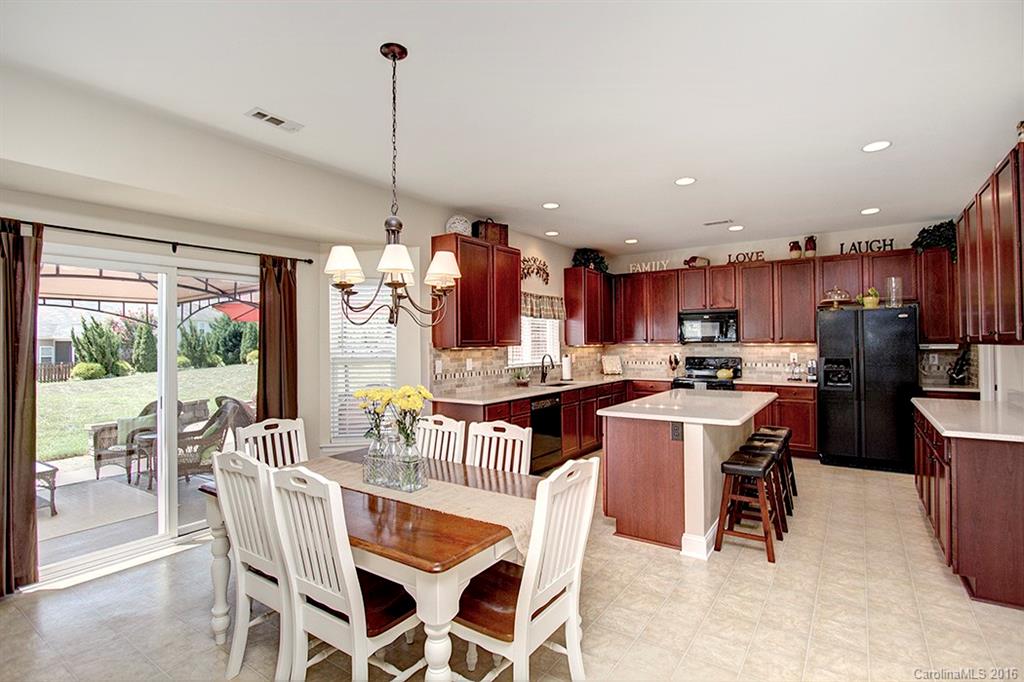 10933 Rousay Road, Unit 306 Charlotte, NC 28278 - Photo 2 of 24 Gallery Image 2