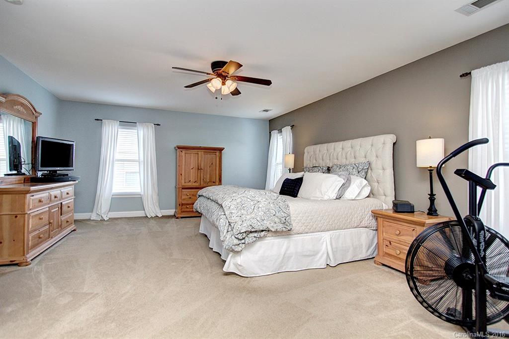 10933 Rousay Road, Unit 306 Charlotte, NC 28278 - Photo 13 of 24 Gallery Image 13