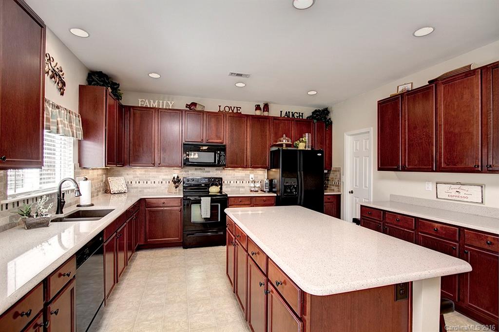 10933 Rousay Road, Unit 306 Charlotte, NC 28278 - Photo 3 of 24 Gallery Image 3
