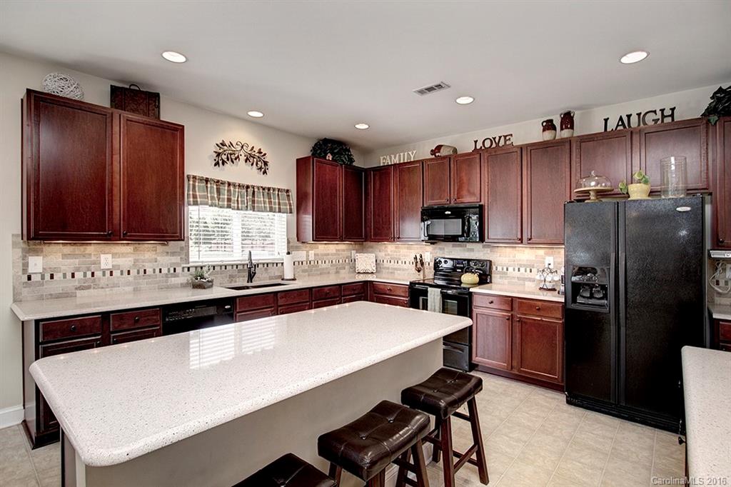 10933 Rousay Road, Unit 306 Charlotte, NC 28278 - Photo 4 of 24 Gallery Image 4