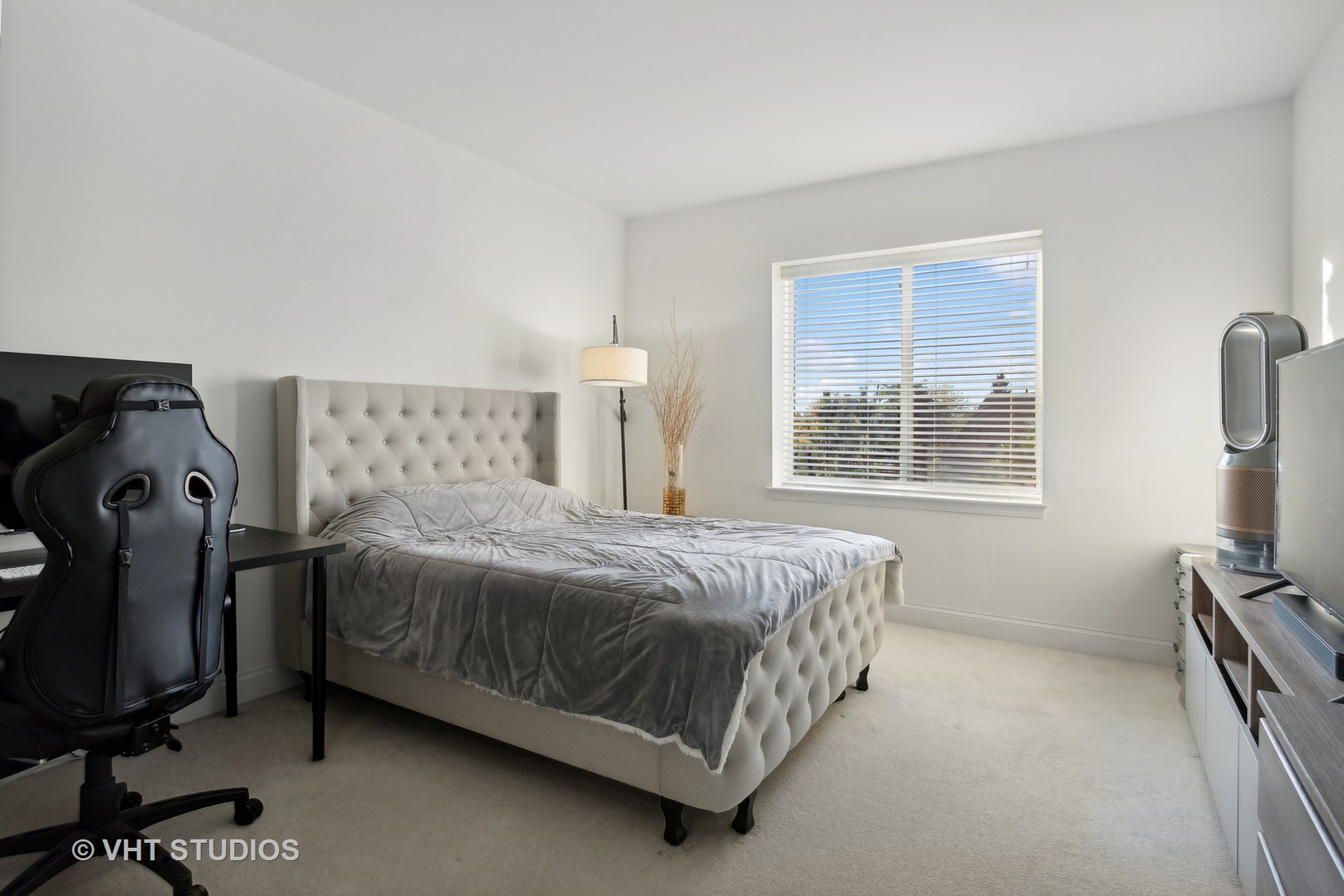 125 North Buffalo Grove Road, Unit 206 Buffalo Grove, IL 60089 - Photo 9 of 21 Gallery Image 9