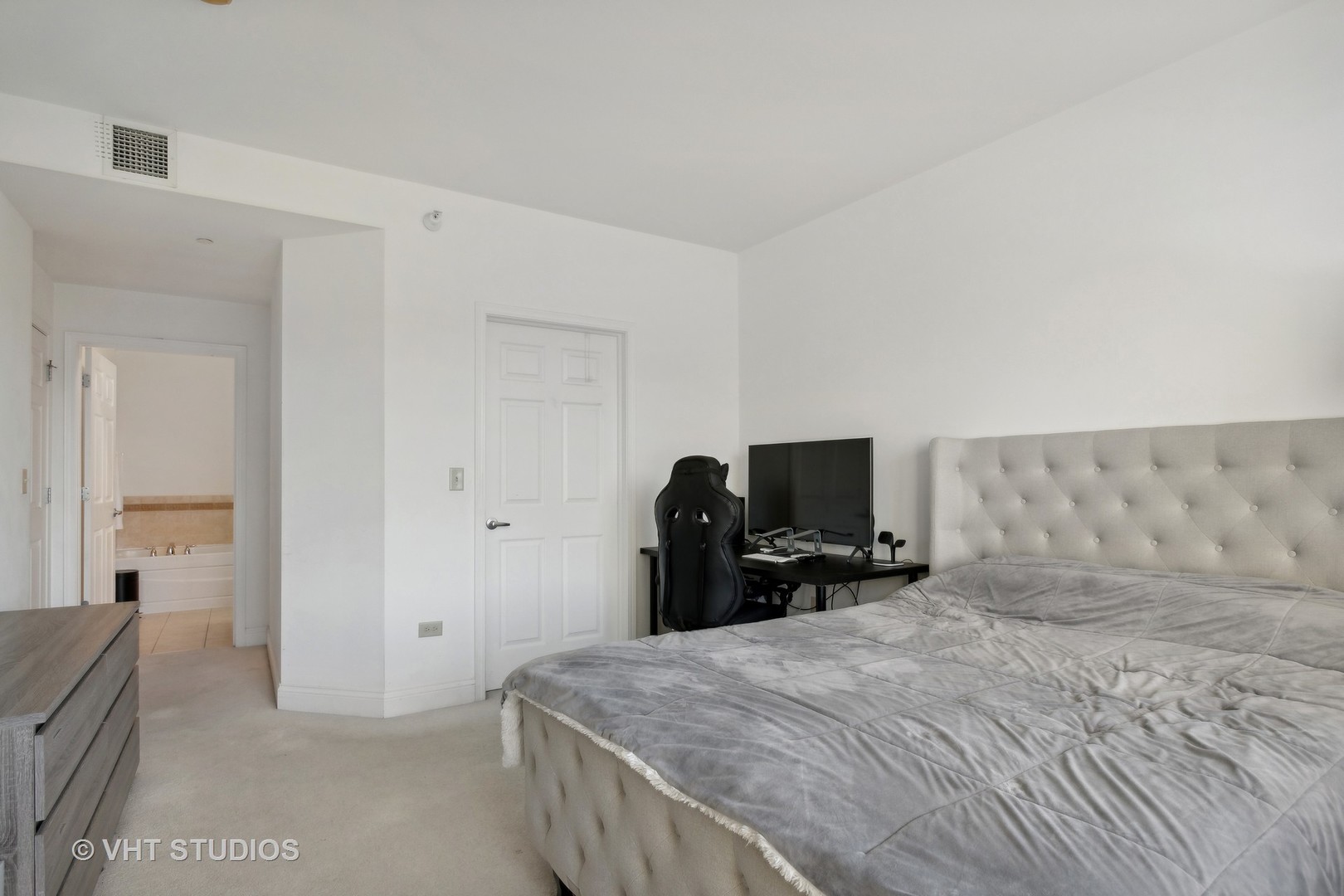 125 North Buffalo Grove Road, Unit 206 Buffalo Grove, IL 60089 - Photo 10 of 21 Gallery Image 10