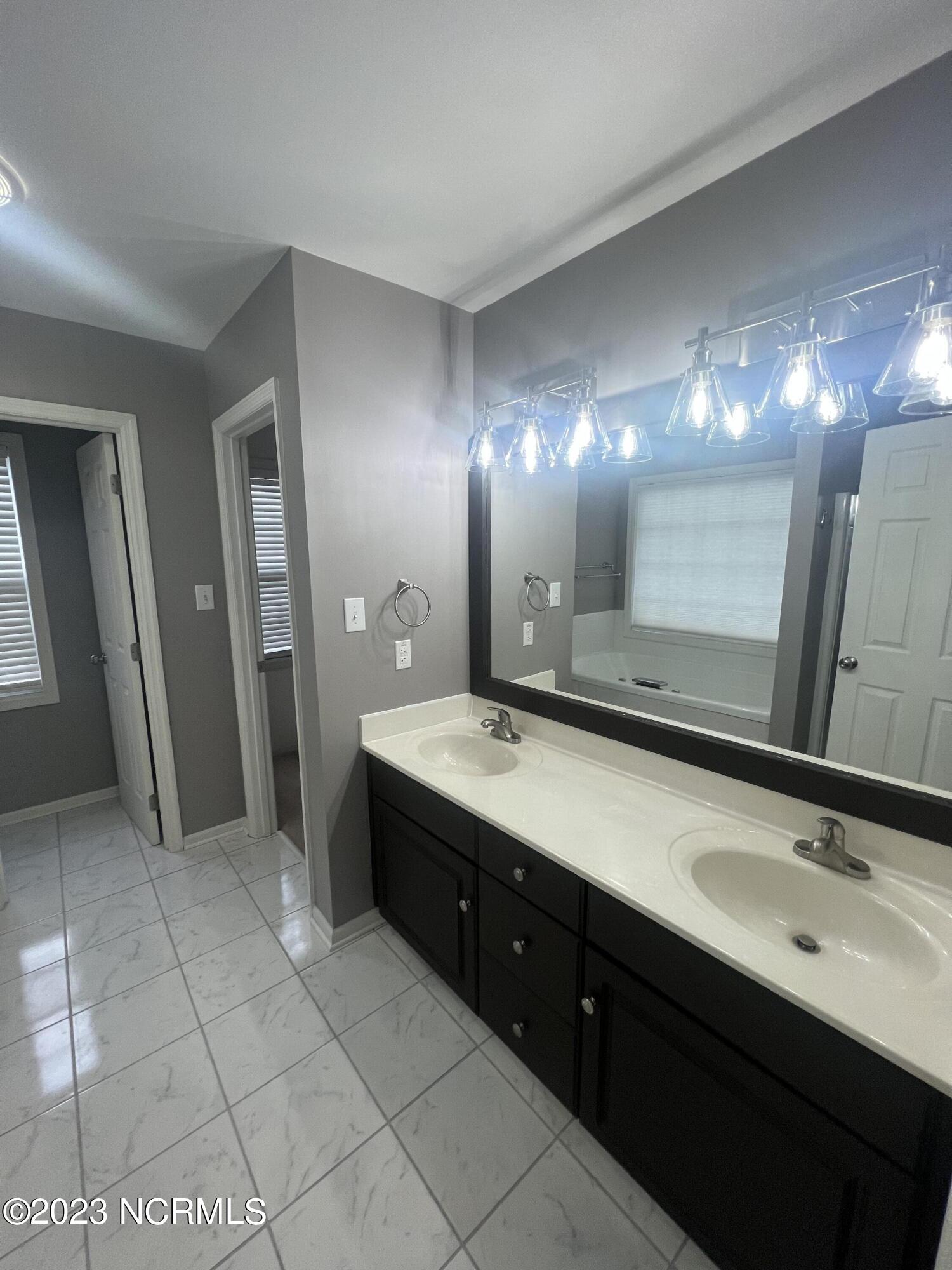 6 Pierce Place Pinehurst, NC 28374 - Photo 9 of 16 CB20C5FE-133A-42E3-A5F5-9A877BB499DC