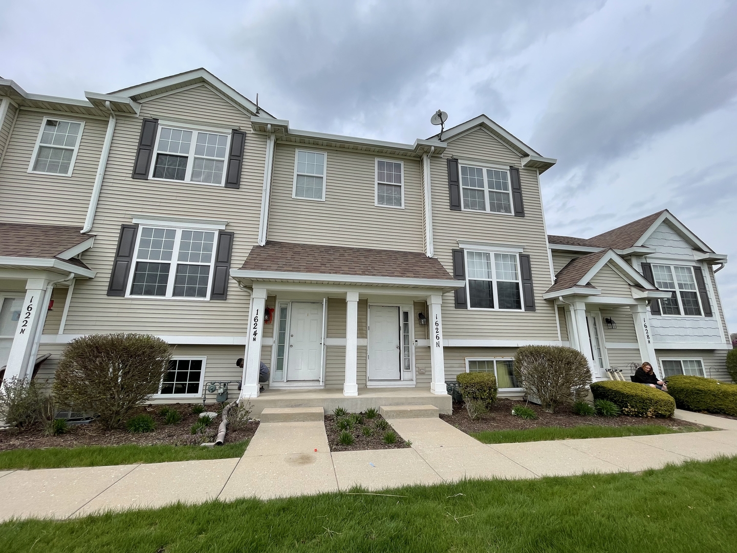 1624 Fieldstone Drive North Shorewood, IL 60404 - Photo 1 of 43