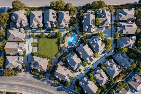 $1,595,000 | 7351 Alicante Road, Carlsbad, CA 92009