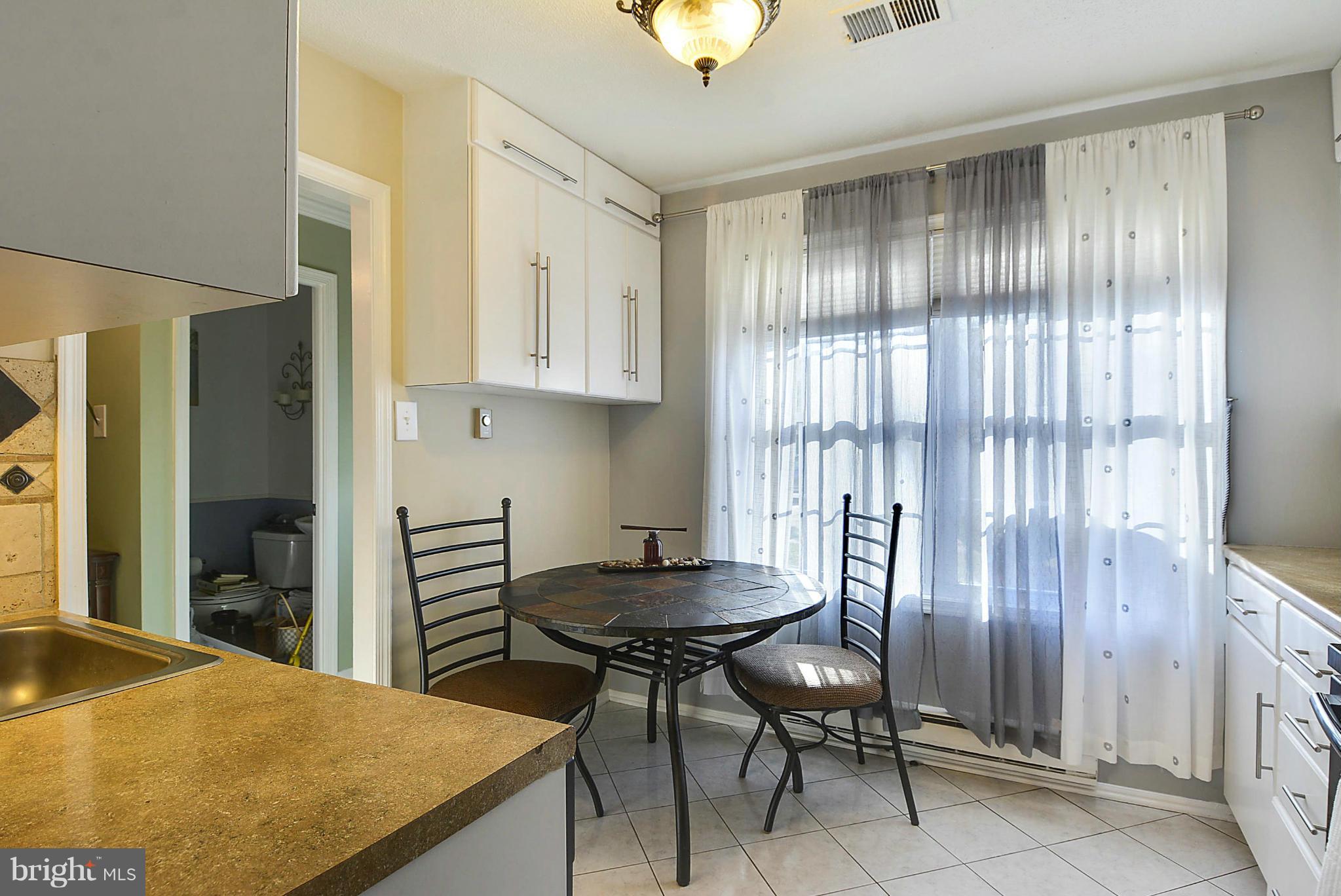 322 Rock Spring Drive Southwest Leesburg, VA 20175 - Photo 5 of 28 Breakfast Area