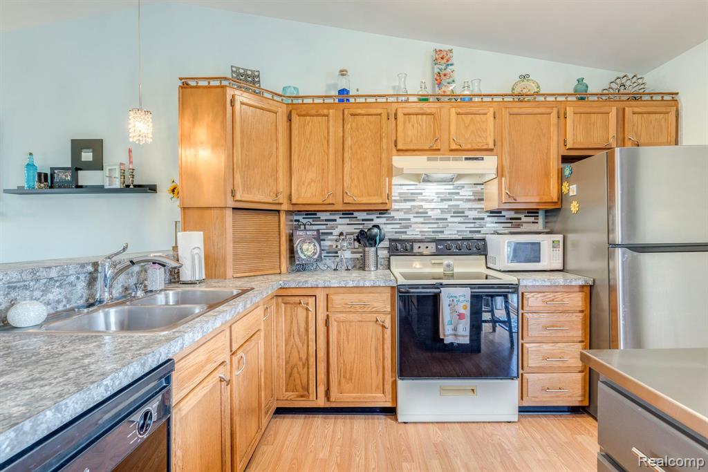 4548 Brott Road Ruby, MI 48049 - Photo 14 of 23