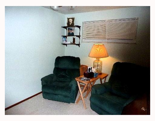 787 Lindsay Road Carnegie, PA 15106 - Photo 11 of 15 Other. Third bedroom or den