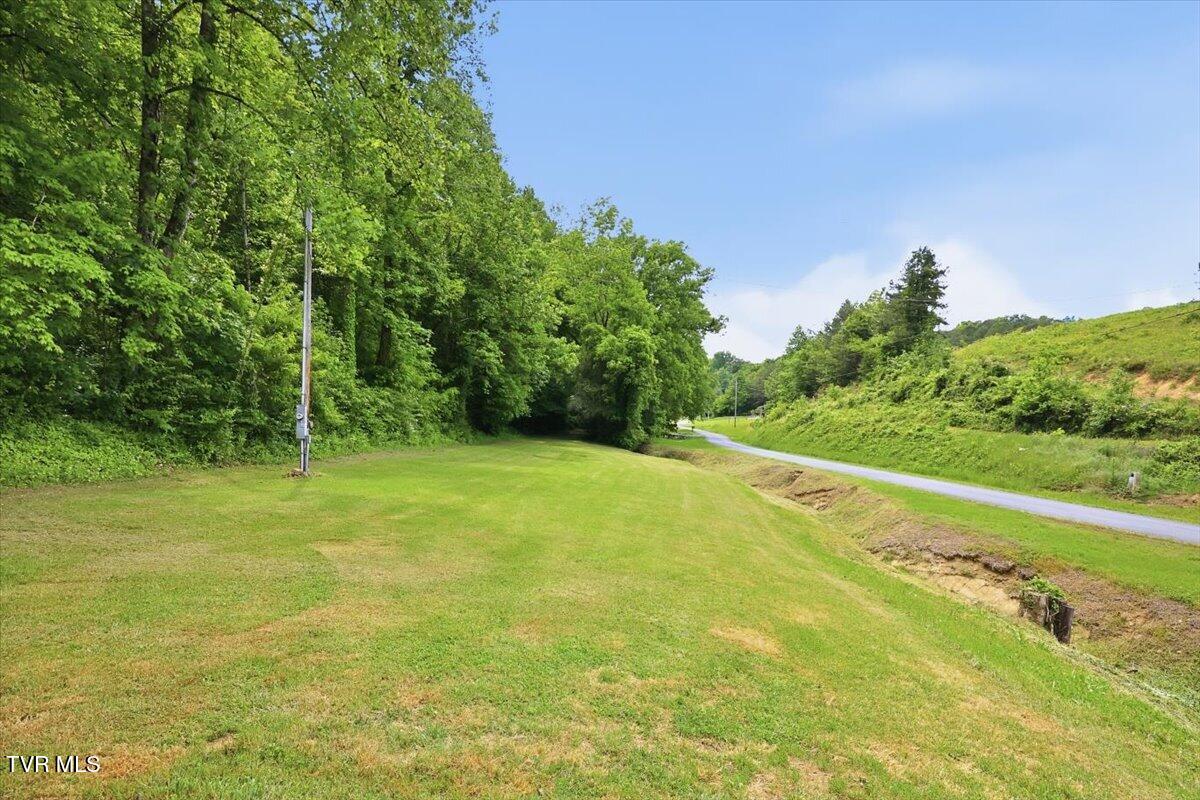 3427 Bill Douglas Road Newport, TN 37821 - Photo 17 of 33 18-3427_Bill_Douglas_rd_011