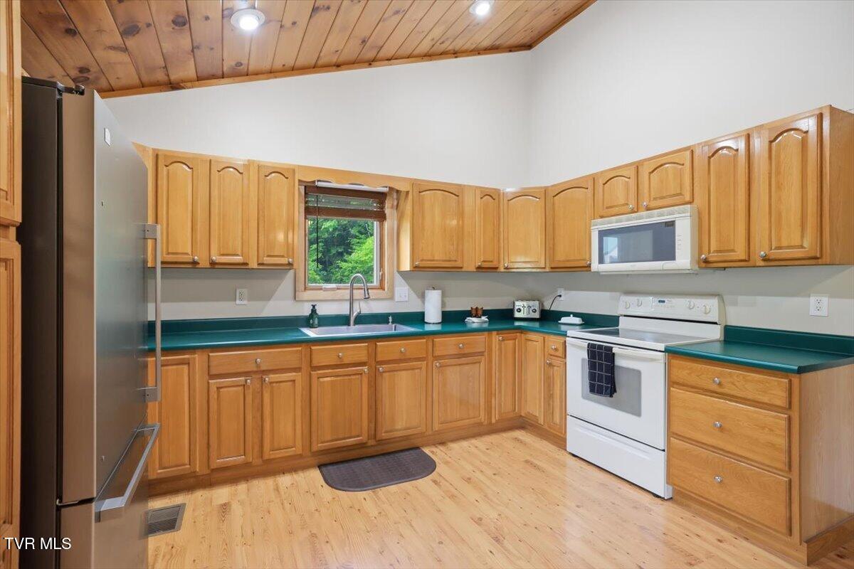 3427 Bill Douglas Road Newport, TN 37821 - Photo 23 of 33 24-3427_Bill_Douglas_rd_018