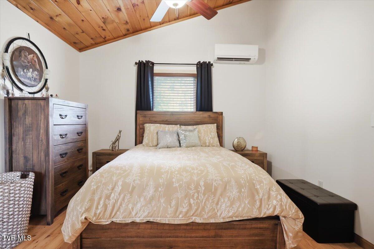 3427 Bill Douglas Road Newport, TN 37821 - Photo 28 of 33 29-3427_Bill_Douglas_rd_023