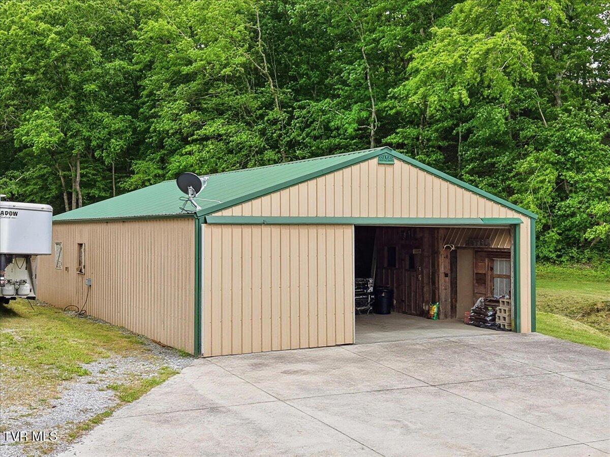 3427 Bill Douglas Road Newport, TN 37821 - Photo 8 of 33 09-3427_Bill_Douglas_rd_005