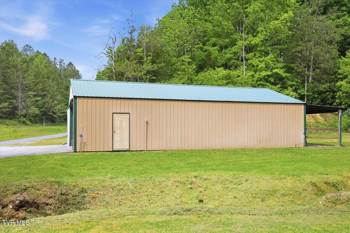 3427 Bill Douglas Road Newport, TN 37821 - Photo 9 of 33 10-3427_Bill_Douglas_rd_031