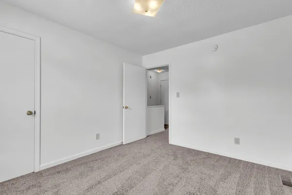 $950 | 245 State Line Road, Oak Grove, KY 42262