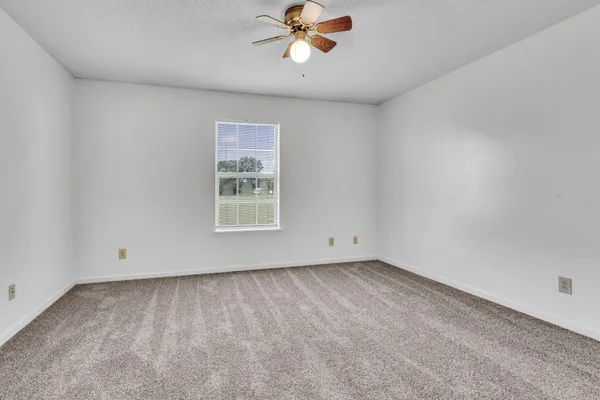 $950 | 245 State Line Road, Oak Grove, KY 42262