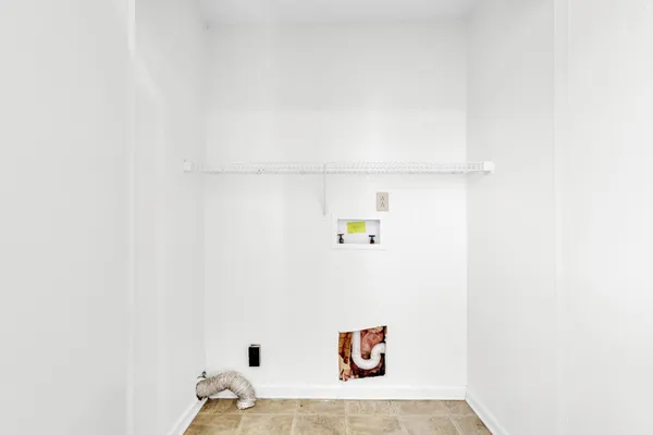 $950 | 245 State Line Road, Oak Grove, KY 42262