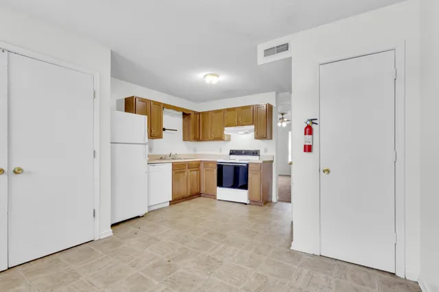 $950 | 245 State Line Road, Oak Grove, KY 42262