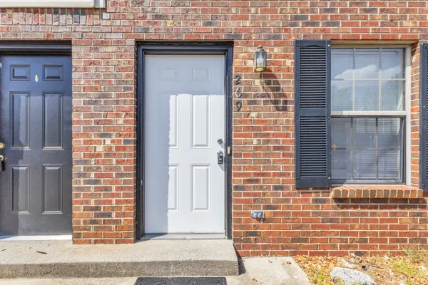 $950 | 245 State Line Road, Oak Grove, KY 42262