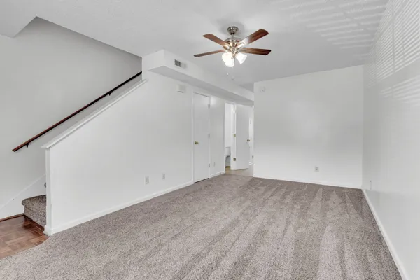 $950 | 245 State Line Road, Oak Grove, KY 42262