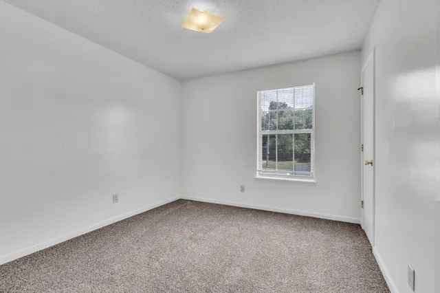 $950 | 245 State Line Road, Oak Grove, KY 42262