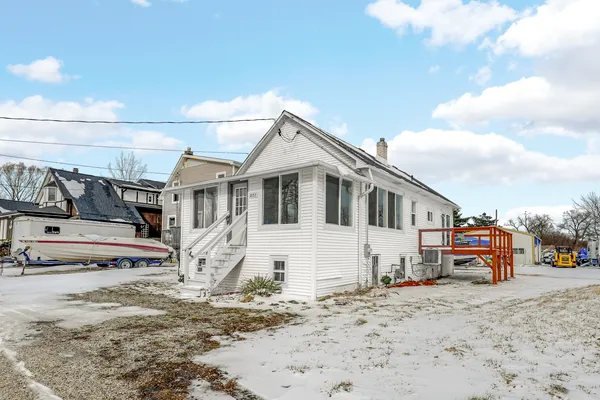 $265,000 | 38717 North Lake Street, Antioch, IL 60002