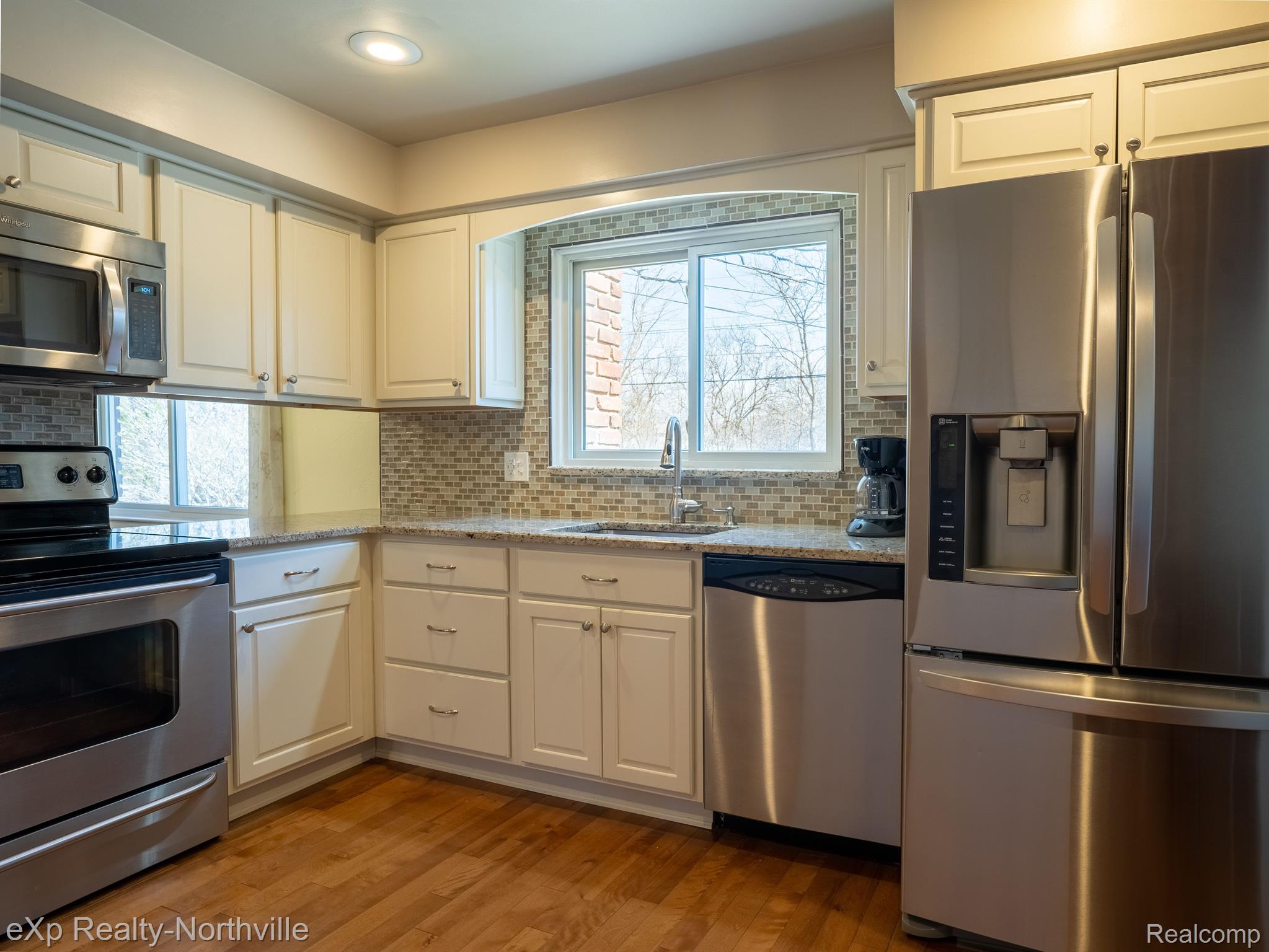 16424 Riverside Drive Livonia, MI 48154 - Photo 15 of 57 Gallery Image 15