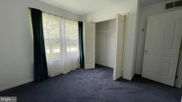 a view of empty room with window