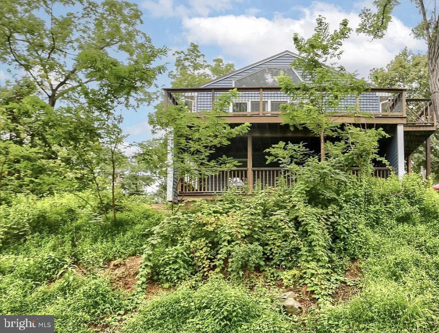 1801 Crums Mill Road Harrisburg, PA 17110 - Photo 19 of 29 a view of backyard of house with green space