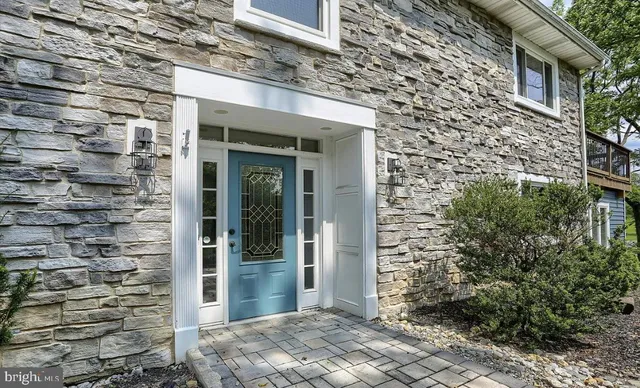 $369,999 | 1801 Crums Mill Road, Harrisburg, PA 17110