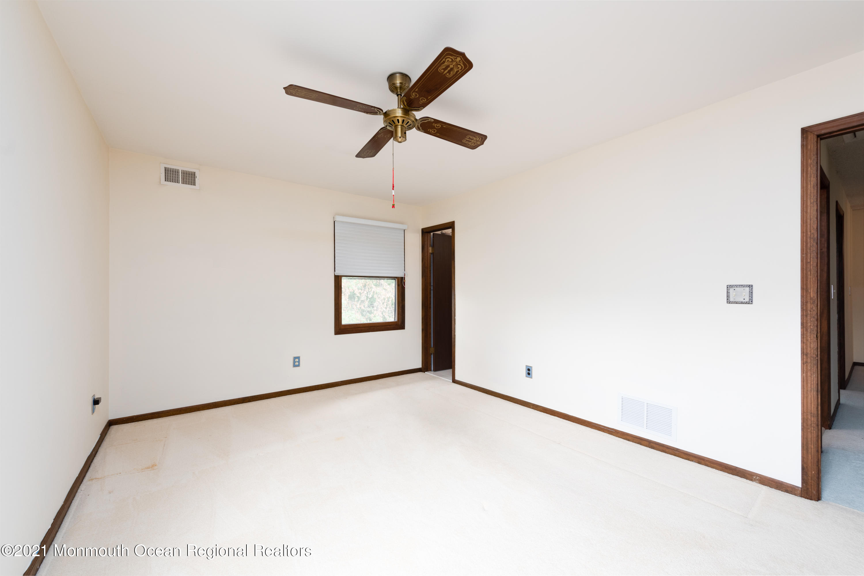 537 Line Road Aberdeen, NJ 07747 - Photo 16 of 23 a view of empty room with wooden floor