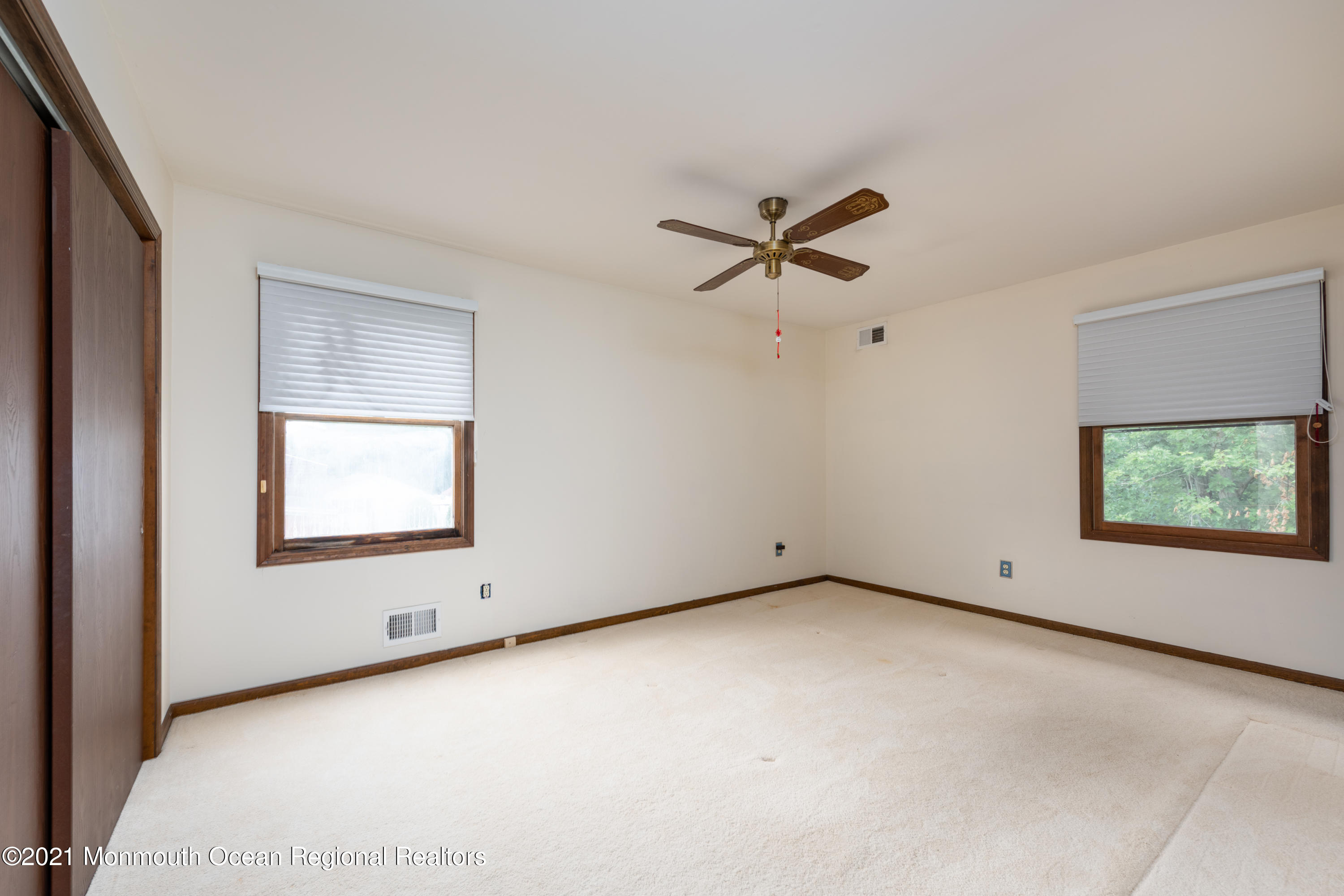 537 Line Road Aberdeen, NJ 07747 - Photo 17 of 23 an empty room with a window