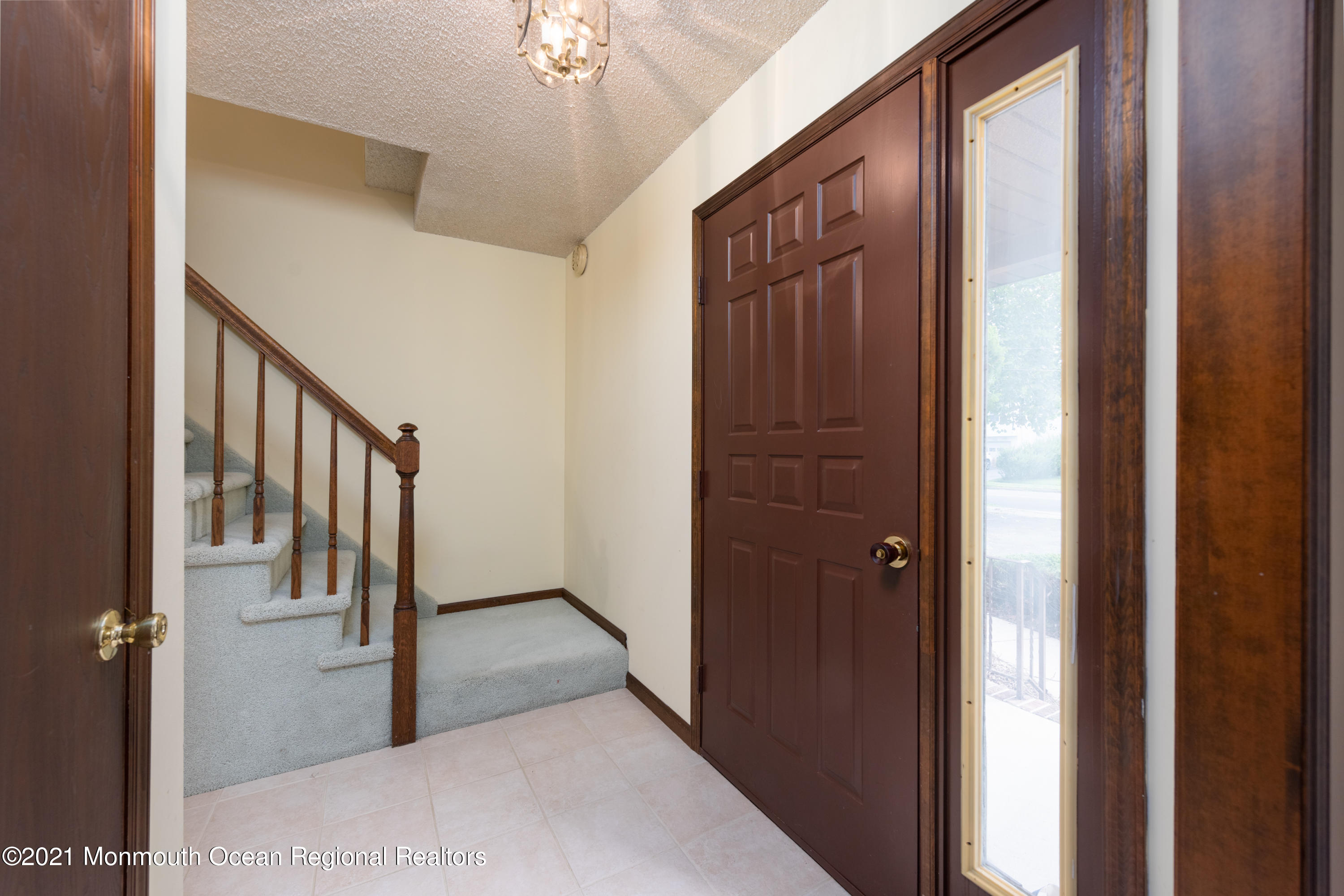 537 Line Road Aberdeen, NJ 07747 - Photo 3 of 23 a view of an entryway