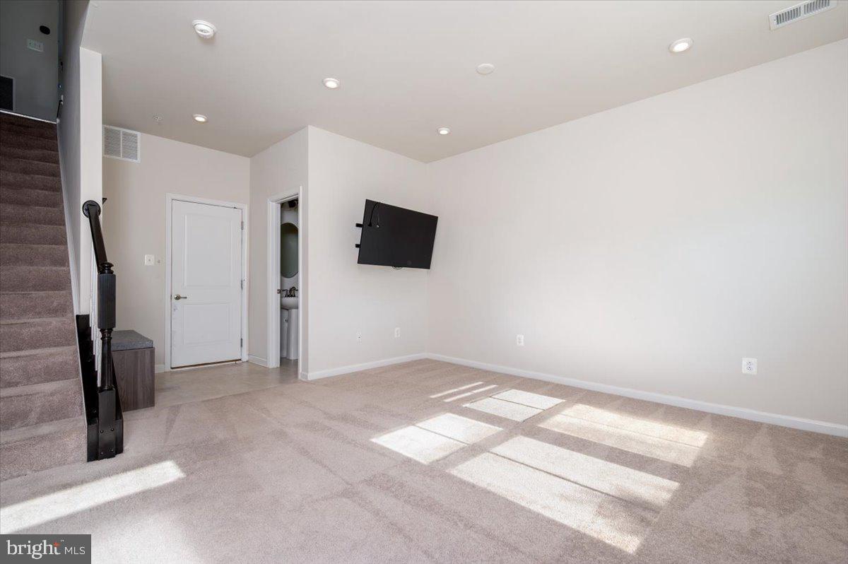 7523 Mundell Road Hanover, MD 21076 - Photo 5 of 28 Gallery Image 5