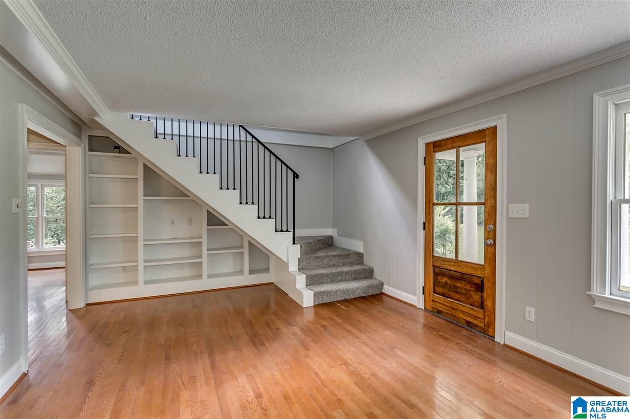 2423 Ridge Crest Lane Birmingham, AL 35243 - Photo 3 of 47