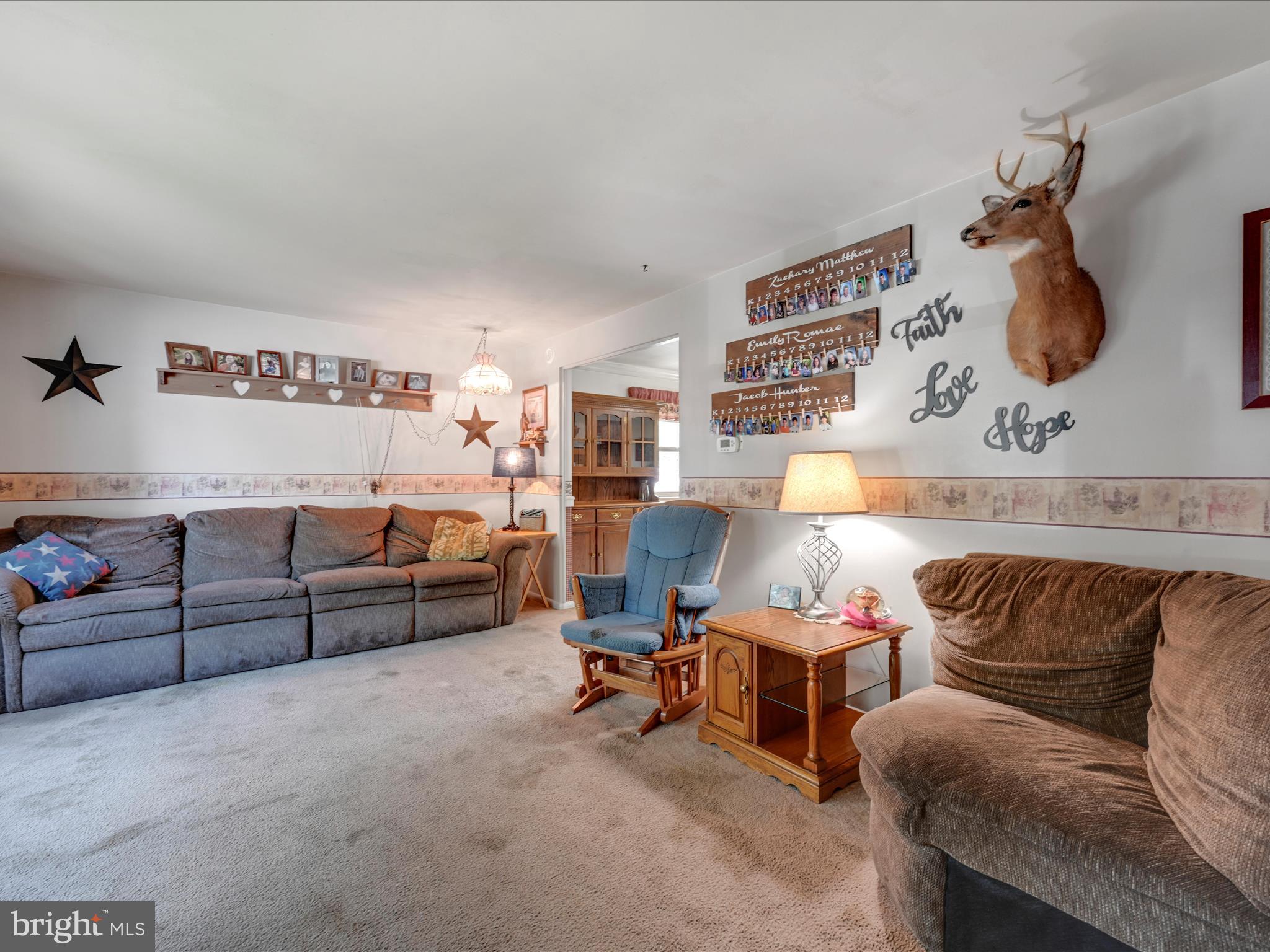 1646 Glenn Road Lancaster, PA 17601 - Photo 8 of 31 Living Room