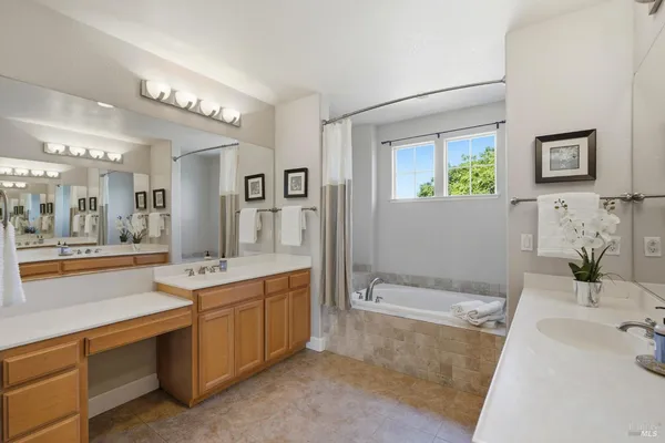 $995,000 | 925 Pinot Noir Way, Windsor, CA 95492