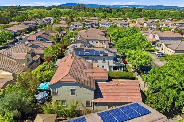 $995,000 | 925 Pinot Noir Way, Windsor, CA 95492