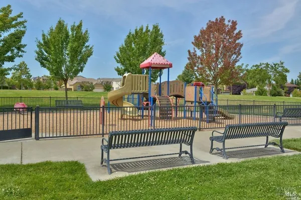 $995,000 | 925 Pinot Noir Way, Windsor, CA 95492